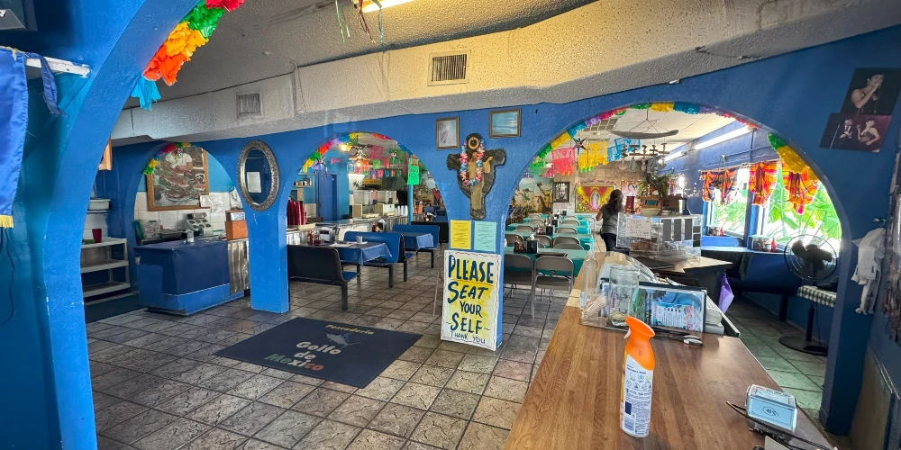 603 Bandera - Corner Restaurant + Apartment | Turnkey Equipment | Validated Corridor