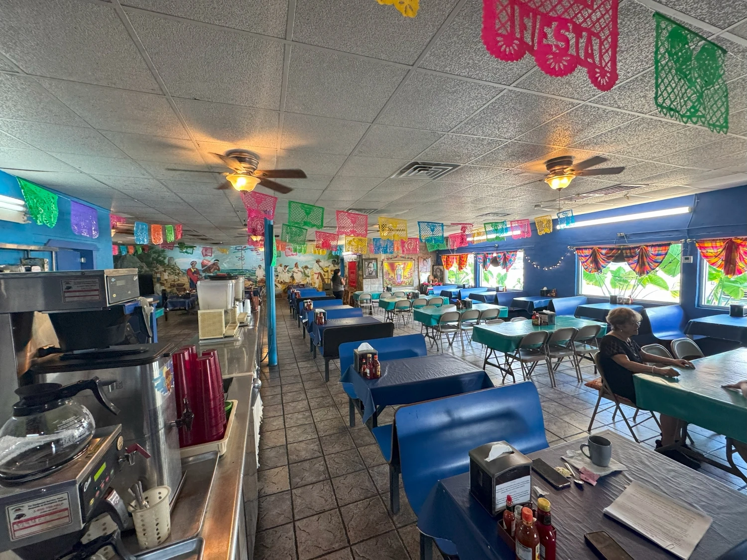 603 Bandera - Corner Restaurant + Apartment | Turnkey Equipment | Validated Corridor