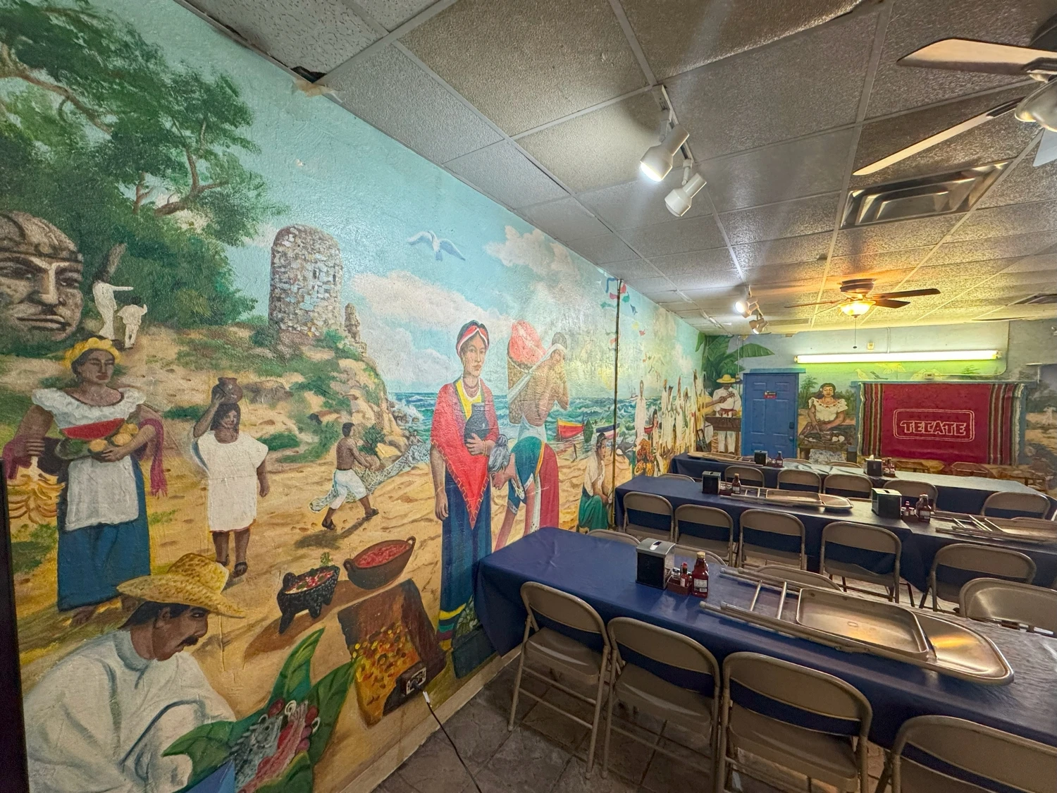 603 Bandera - Corner Restaurant + Apartment | Turnkey Equipment | Validated Corridor