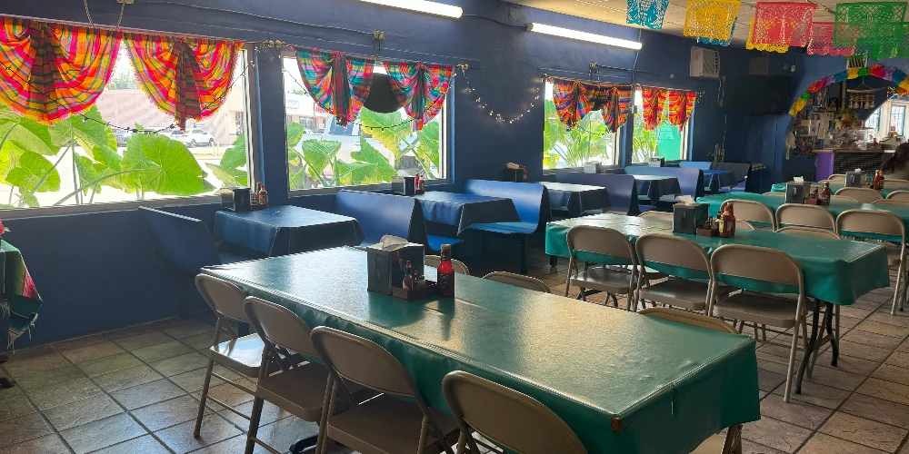 603 Bandera - Corner Restaurant + Apartment | Turnkey Equipment | Validated Corridor