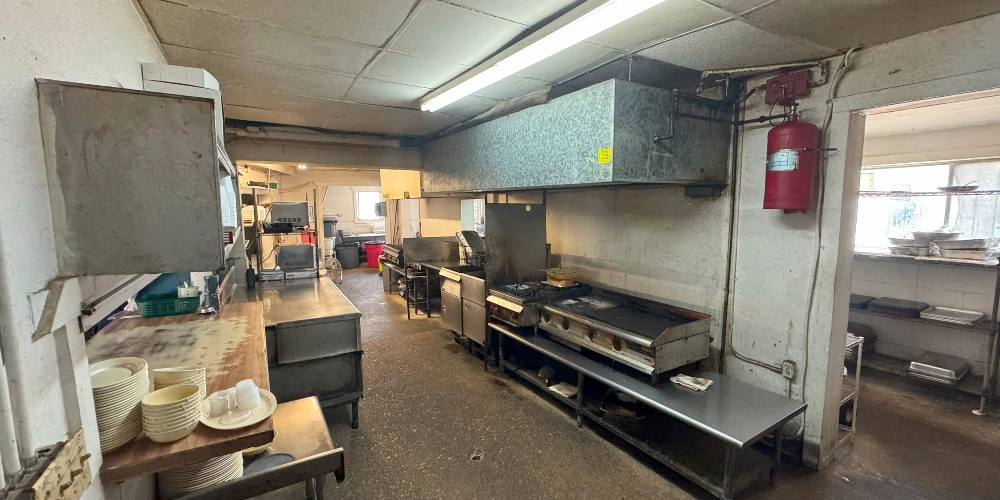 603 Bandera - Corner Restaurant + Apartment | Turnkey Equipment | Validated Corridor