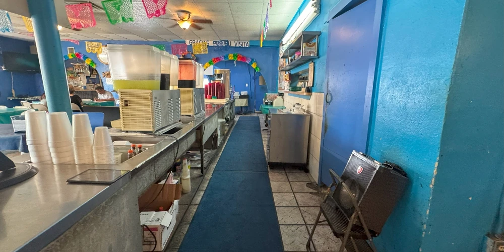 603 Bandera - Corner Restaurant + Apartment | Turnkey Equipment | Validated Corridor