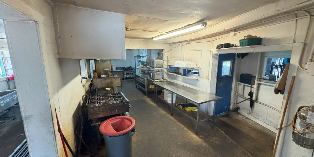 603 Bandera - Corner Restaurant + Apartment | Turnkey Equipment | Validated Corridor