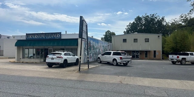 Oakland Avenue Retail