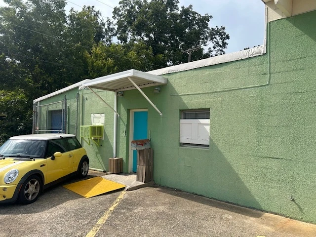 Oakland Avenue Retail
