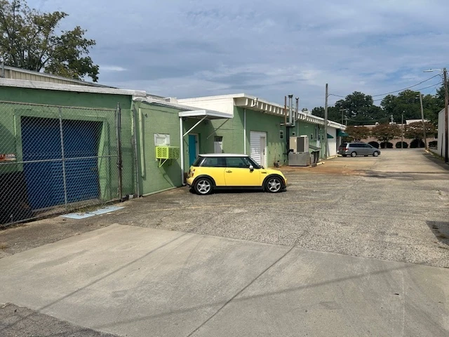 Oakland Avenue Retail