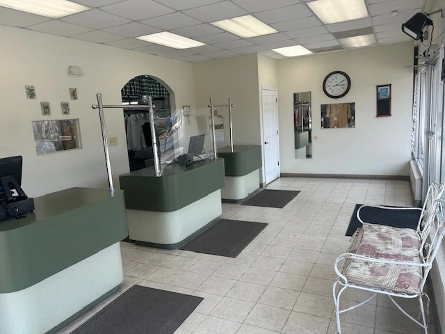 Oakland Avenue Retail