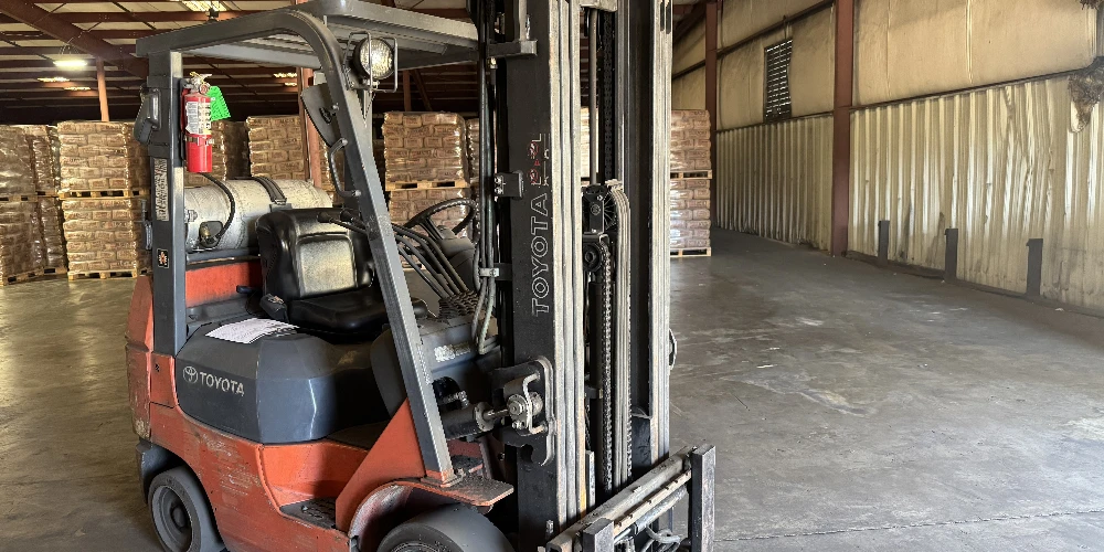 Former Talon Zipper Manufacturing/Warehouse - 105,251 SF - Adjacent to Runway with Potential IOS Land - 20 +/- Acres - Opportunity Zone - OWNER FINANCING 