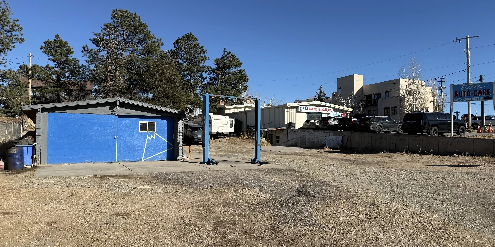 Evergreen Parkway 2 Auto/Service Buildings | 23K VPD | Owner/User or Investment