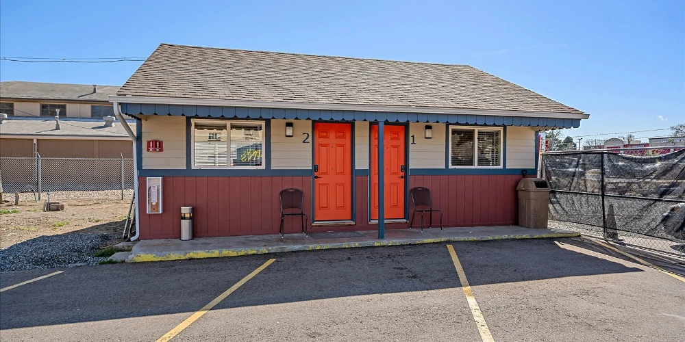 Cabins on Main Longmont 