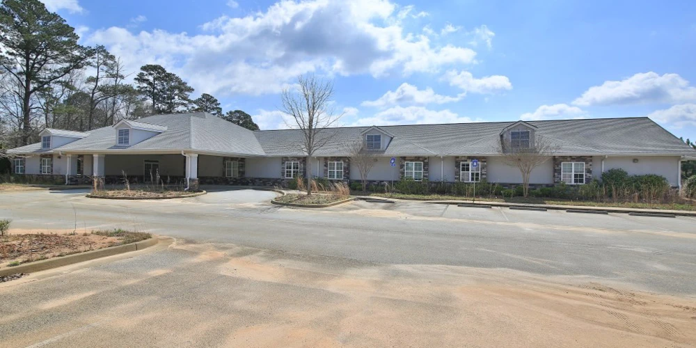 12-Unit Healthcare Facility | ±8,878 SF 