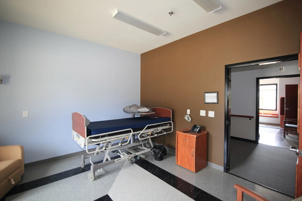 12-Unit Healthcare Facility | ±8,878 SF 