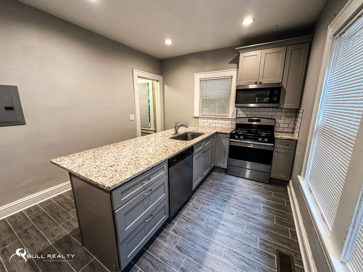 4 Units in the Heart of Midtown | For Sale 
