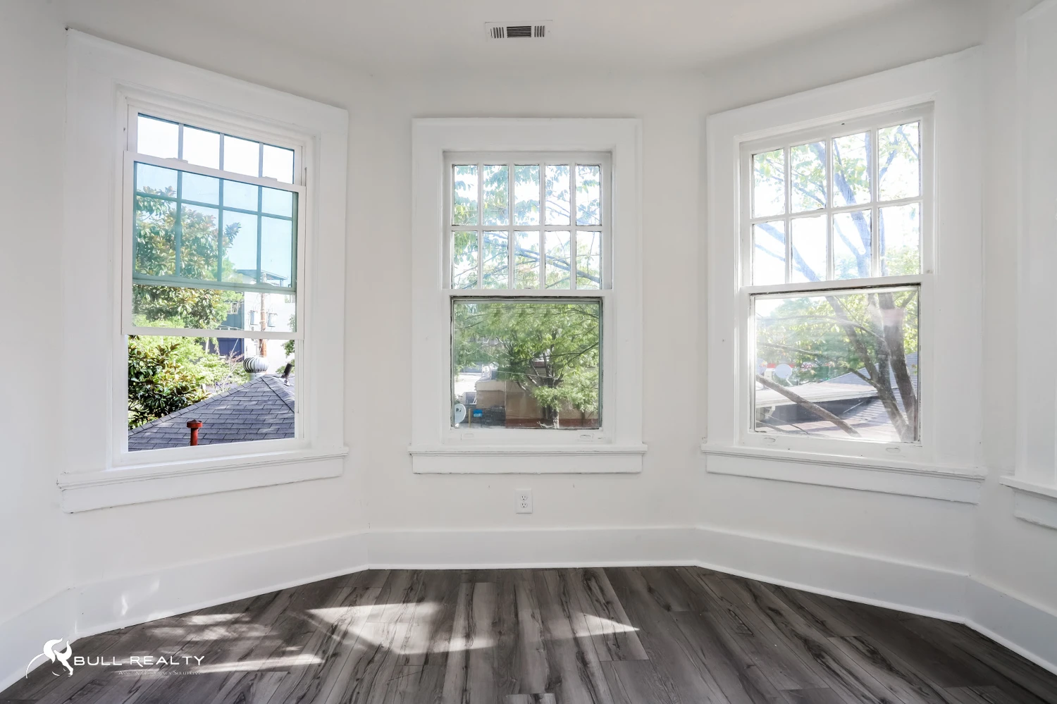 Newly Renovated Intown 10-Unit Apartment Building With Extra Land for Potential Development