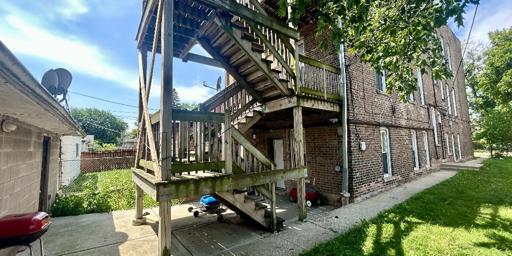 735 E 88th Street - Six Unit Multi-Family Investment Opportunity
