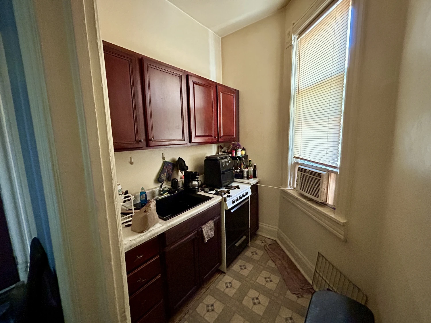 735 E 88th Street - Six Unit Multi-Family Investment Opportunity