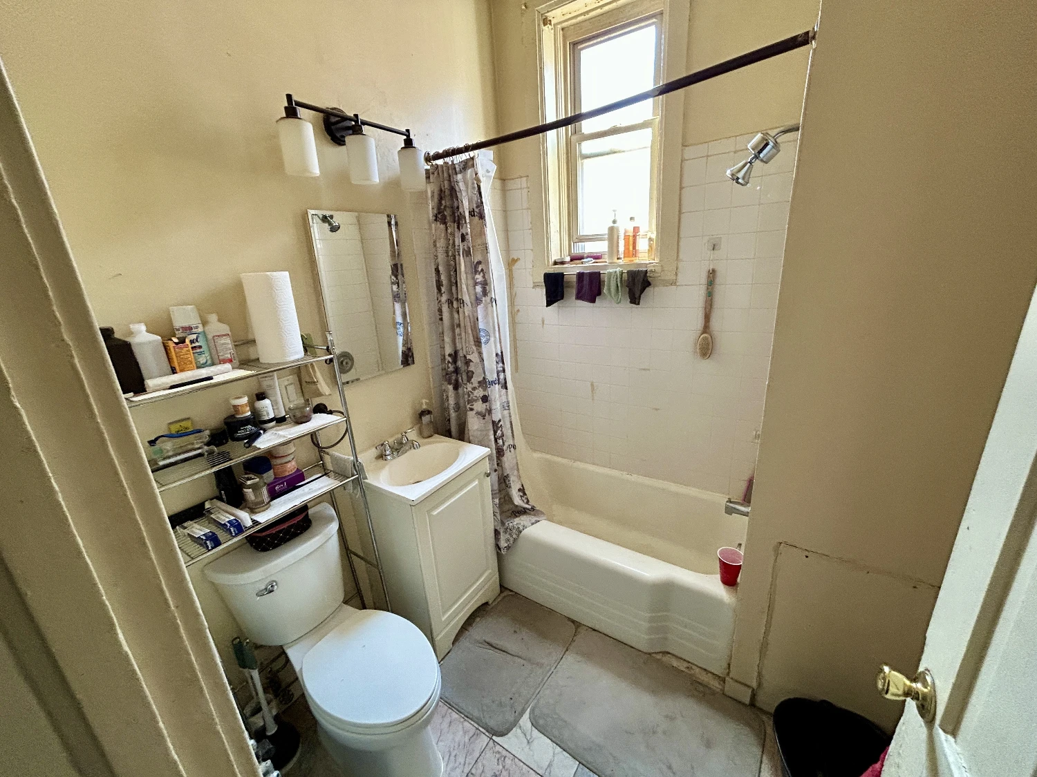 735 E 88th Street - Six Unit Multi-Family Investment Opportunity