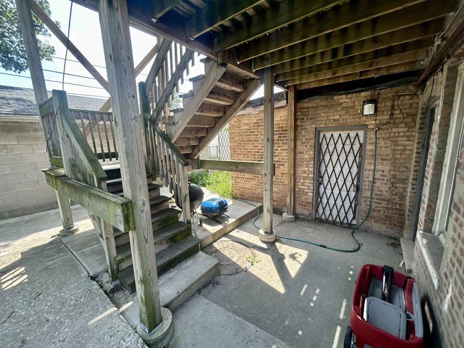 735 E 88th Street - Six Unit Multi-Family Investment Opportunity