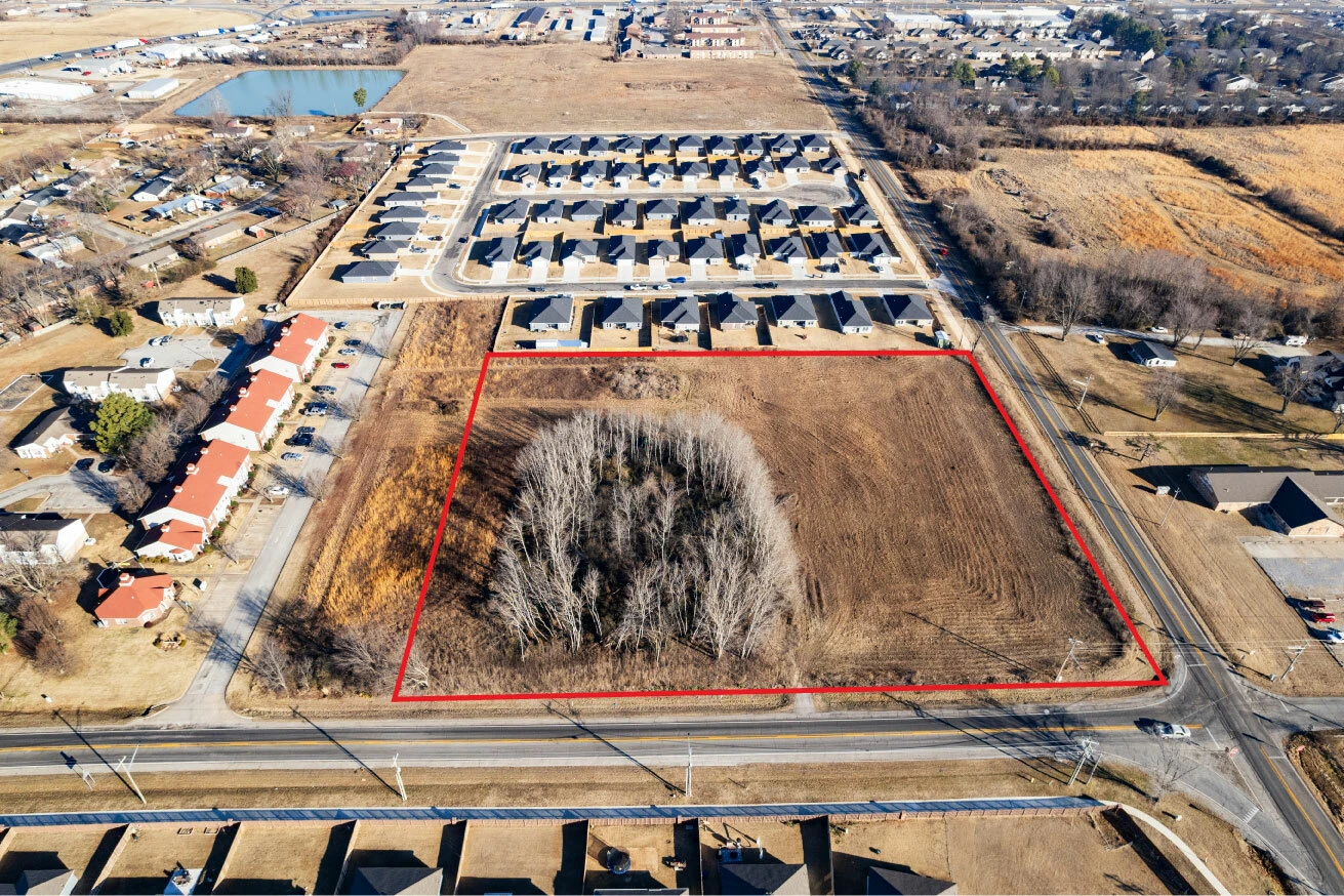 5.09 AC Hwy 16 & E Kenwood St, Siloam Springs, AR for sale