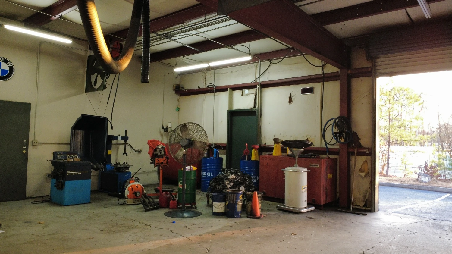 Freestanding Warehouse Building with Retail Exposure | ±7,500 SF | For Sale