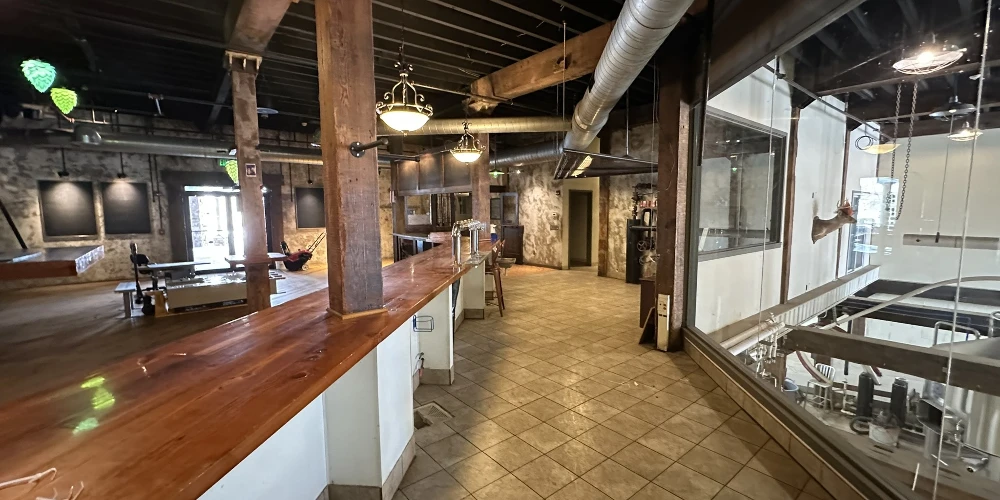 638 Lake St. - NEW PRICE! 24,320+/- SF RETAIL SPACE - INVESTMENT OPPORTUNITY