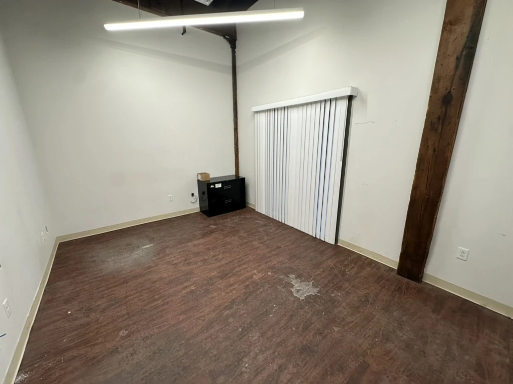 638 Lake St. - NEW PRICE! 24,320+/- SF RETAIL SPACE - INVESTMENT OPPORTUNITY