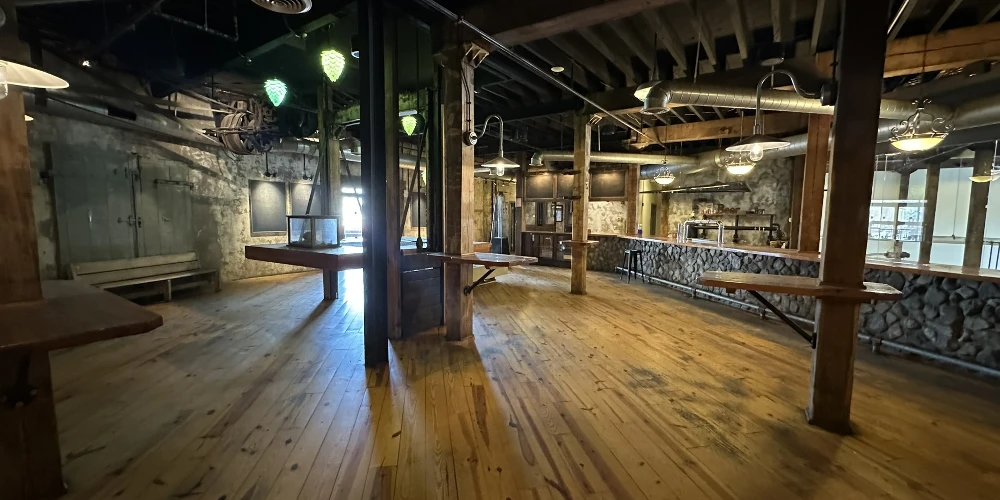 638 Lake St. - NEW PRICE! 24,320+/- SF RETAIL SPACE - INVESTMENT OPPORTUNITY