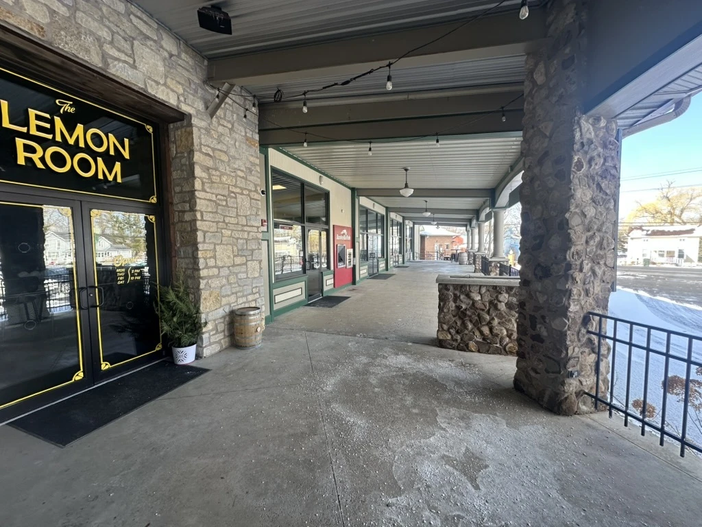 638 Lake St. - NEW PRICE! 24,320+/- SF RETAIL SPACE - INVESTMENT OPPORTUNITY