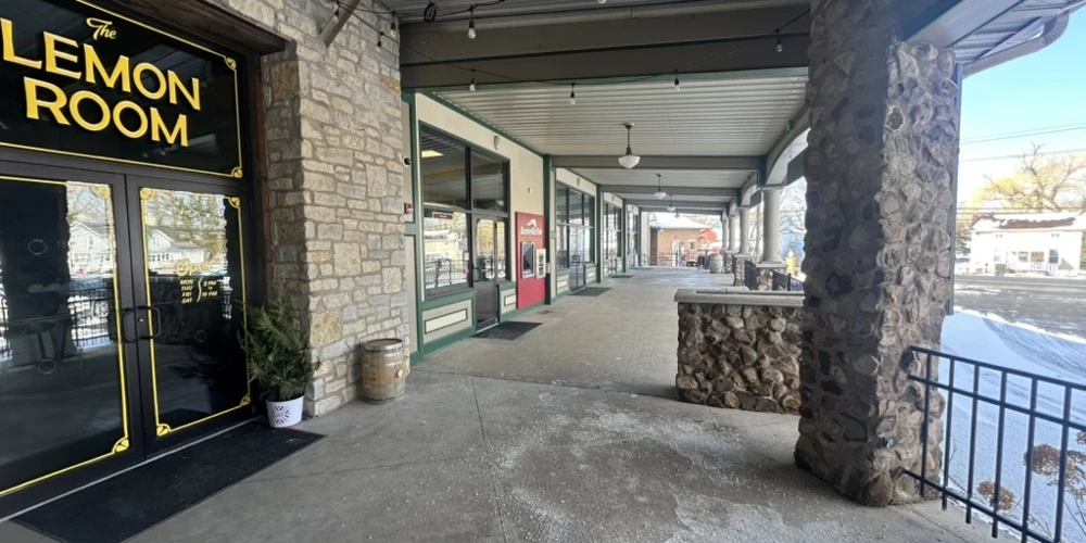 638 Lake St. - NEW PRICE! 24,320+/- SF RETAIL SPACE - INVESTMENT OPPORTUNITY