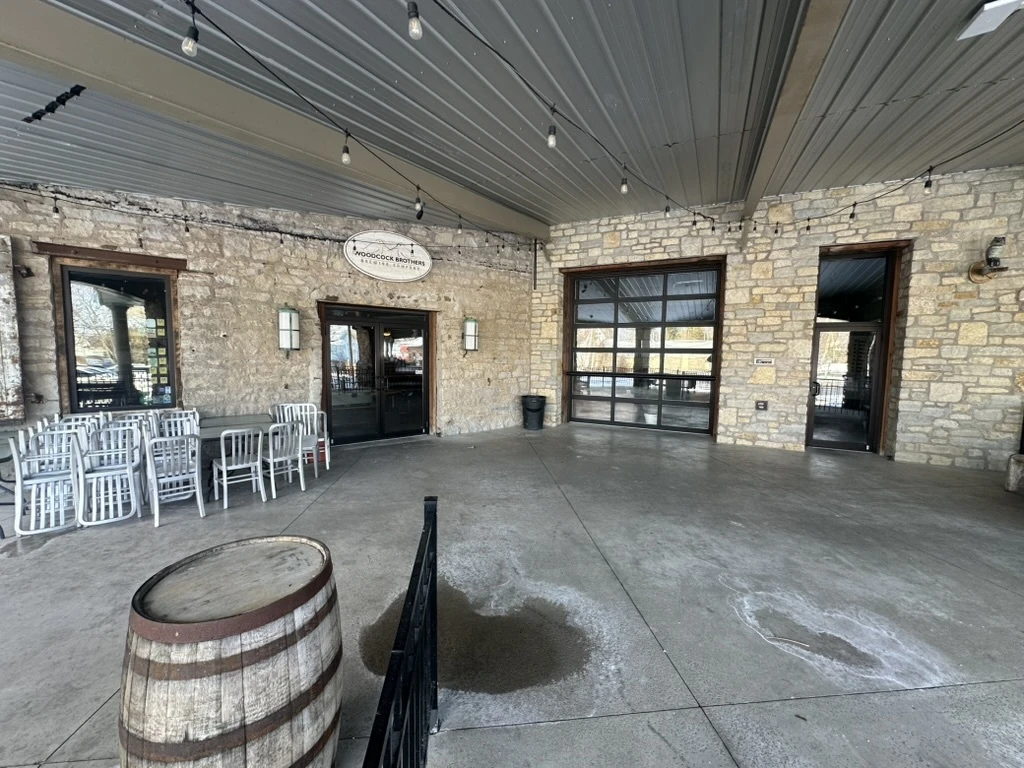 638 Lake St. - NEW PRICE! 24,320+/- SF RETAIL SPACE - INVESTMENT OPPORTUNITY