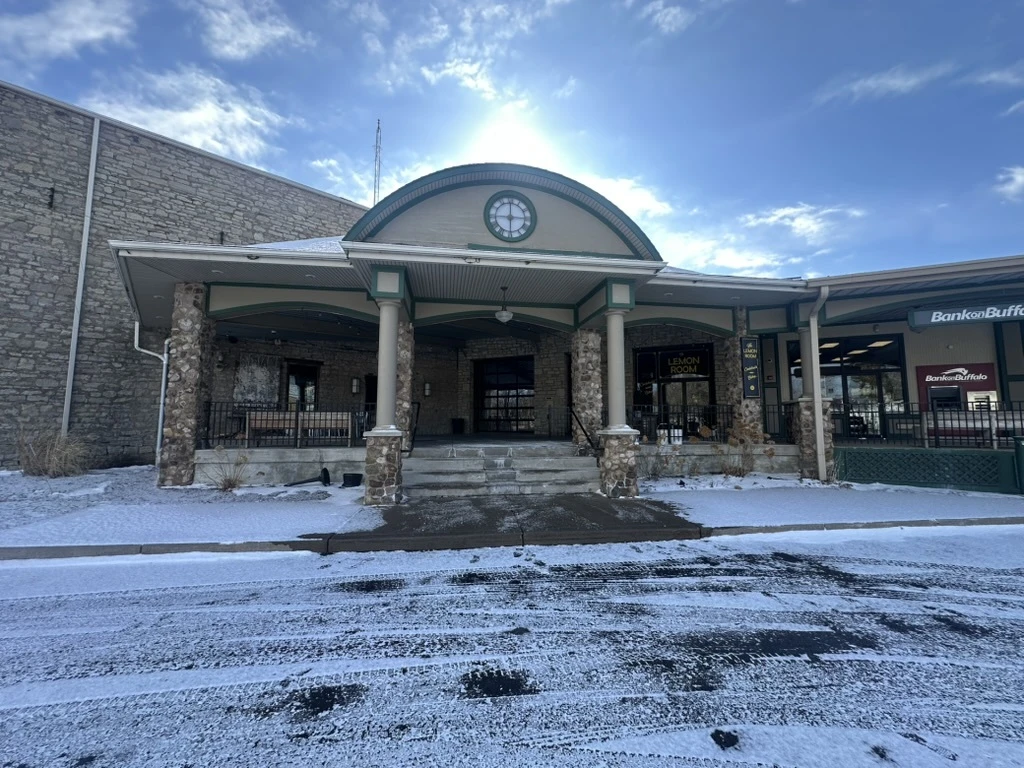 638 Lake St. - NEW PRICE! 24,320+/- SF RETAIL SPACE - INVESTMENT OPPORTUNITY