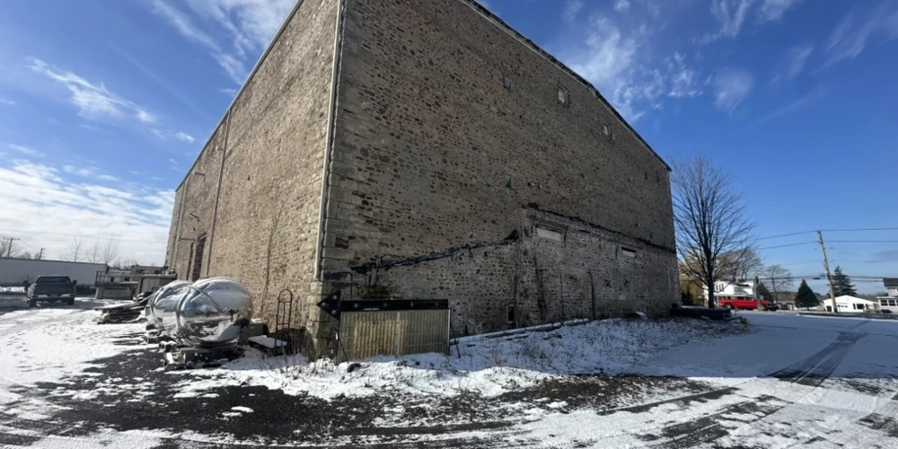 638 Lake St. - NEW PRICE! 24,320+/- SF RETAIL SPACE - INVESTMENT OPPORTUNITY