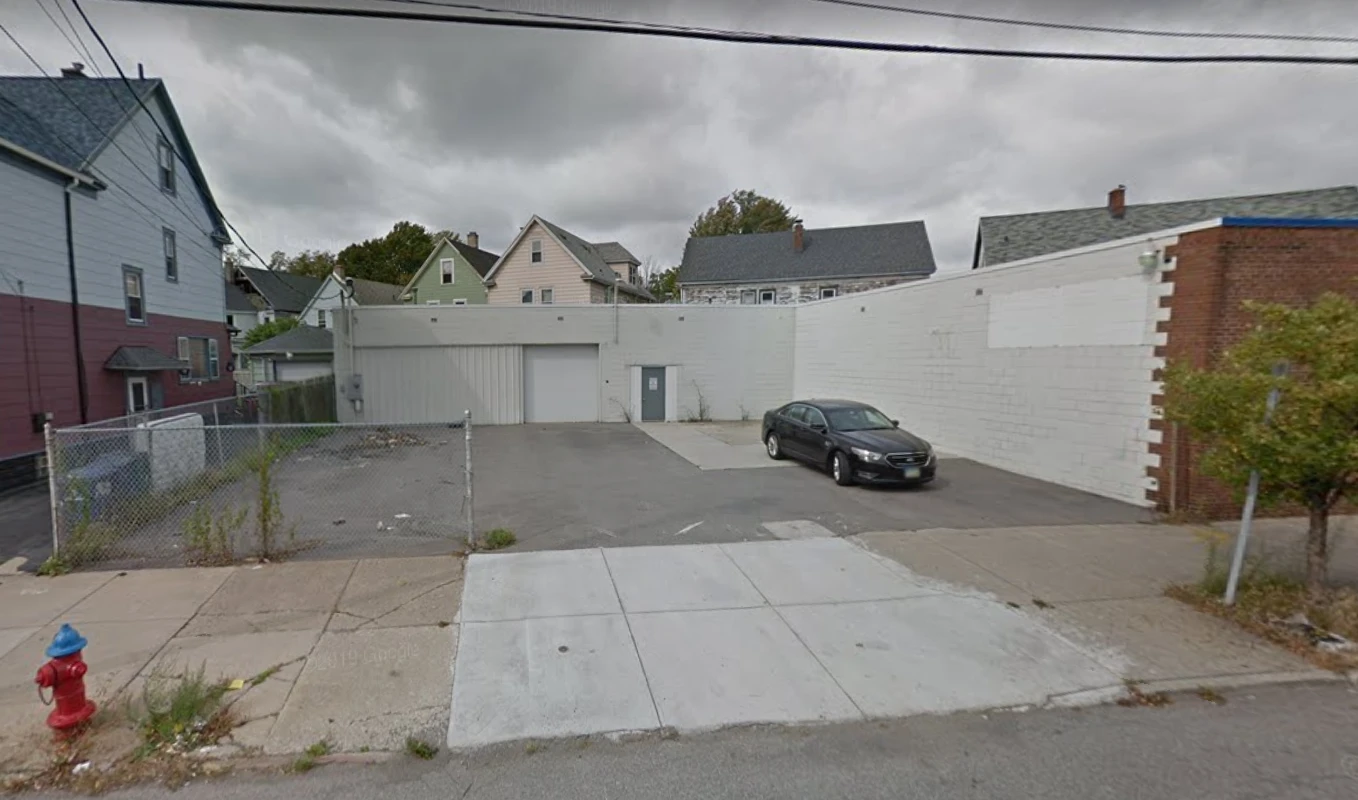 776 Tonawanda St -  Retail Space