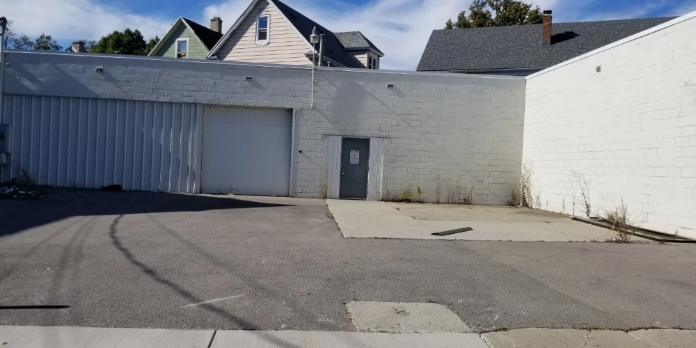 776 Tonawanda St -  Retail Space