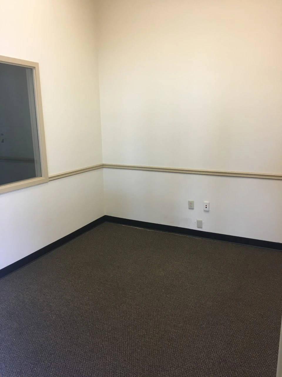 776 Tonawanda St -  Retail Space
