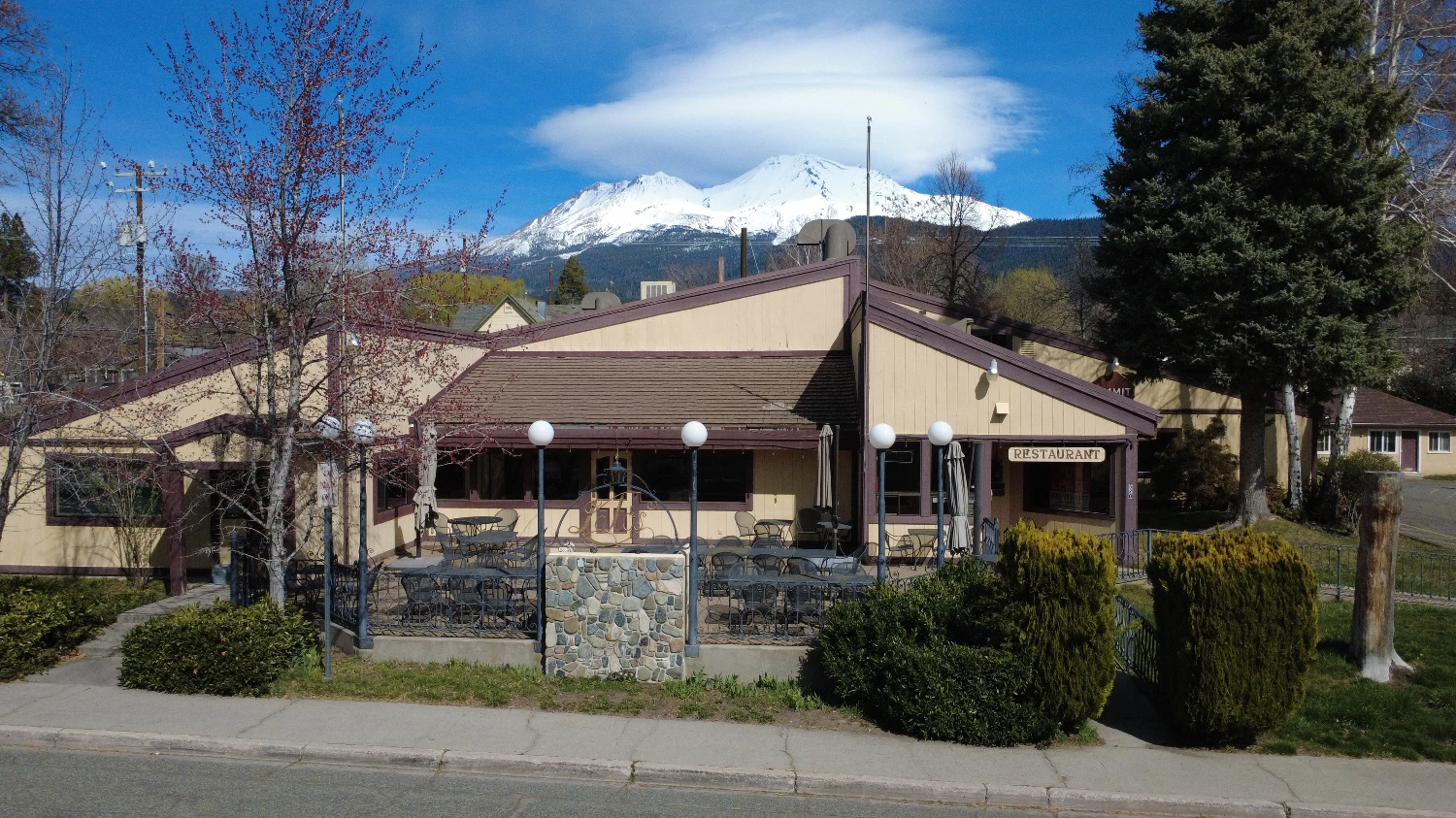 520 N Mount Shasta Blvd, Mount Shasta, CA for sale