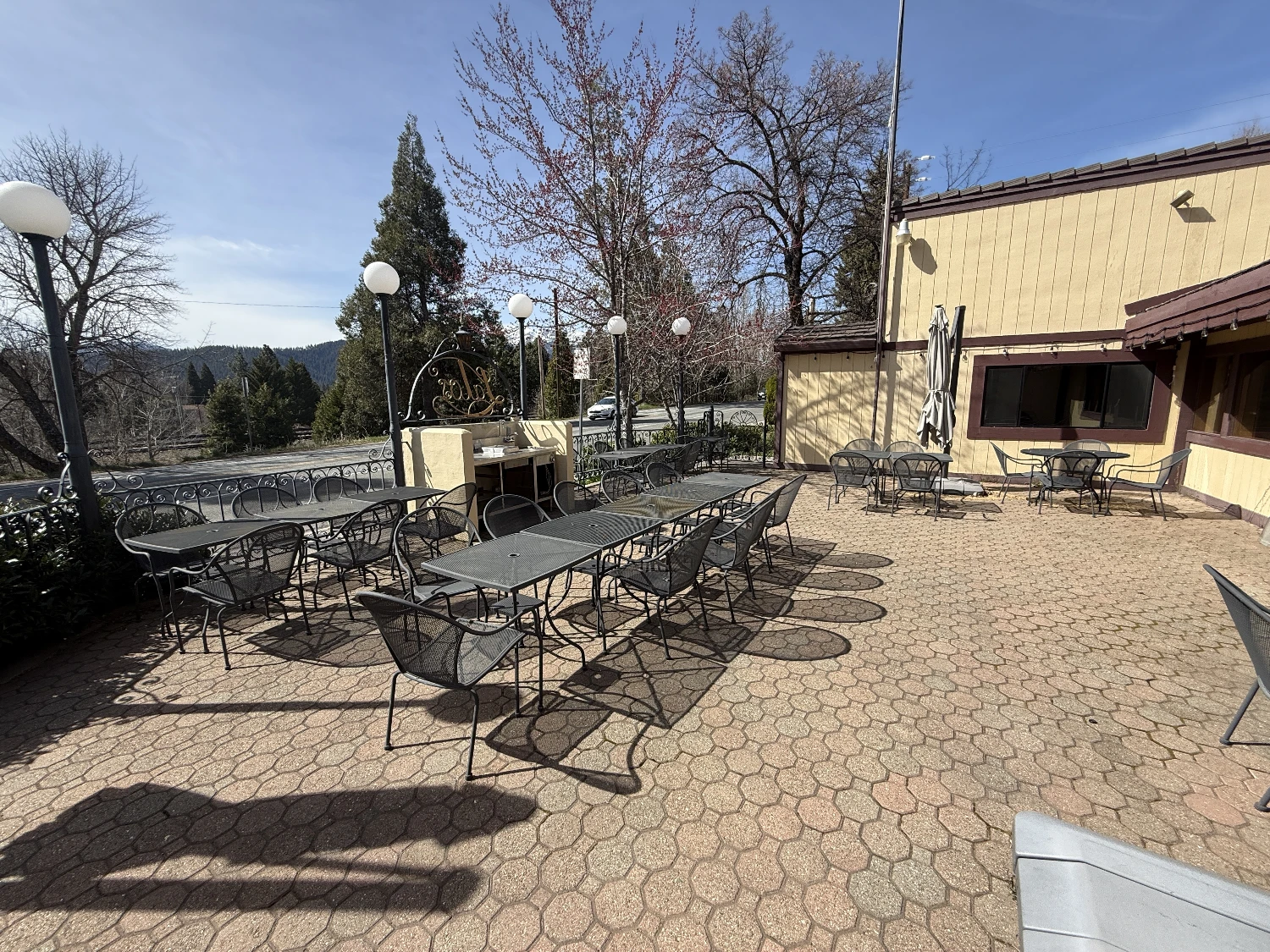 520 N Mount Shasta Blvd, Mount Shasta, CA for sale