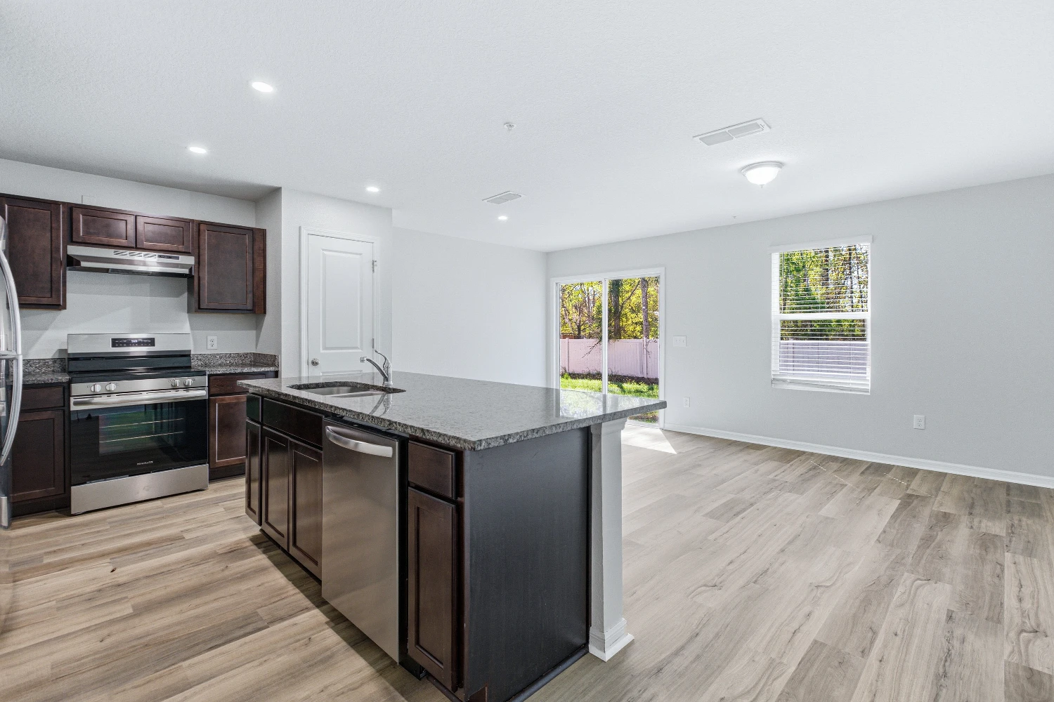 7368 Mailes Court, Jacksonville, FL for sale