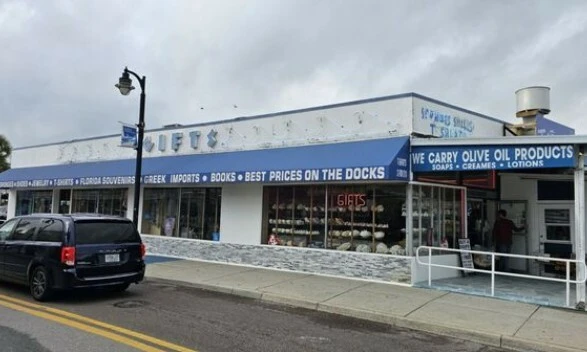 INCOME PRODUCING WATERFRONT RETAIL AND RESTAURANT IN TARPON SPRINGS HISTORIC SPONGE DOCKS 