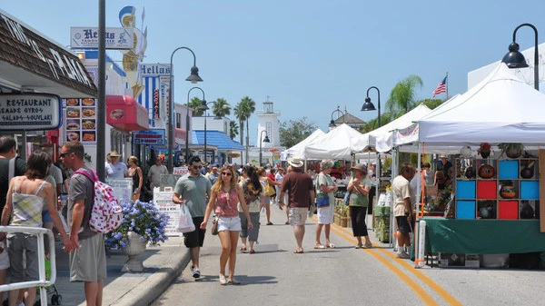 INCOME PRODUCING WATERFRONT RETAIL AND RESTAURANT IN TARPON SPRINGS HISTORIC SPONGE DOCKS 