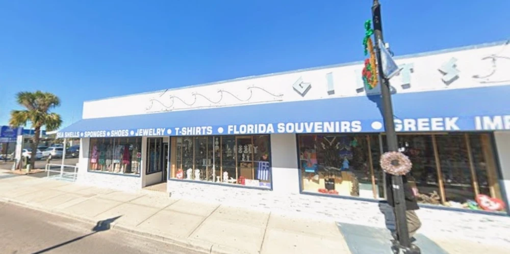 INCOME PRODUCING WATERFRONT RETAIL AND RESTAURANT IN TARPON SPRINGS HISTORIC SPONGE DOCKS 
