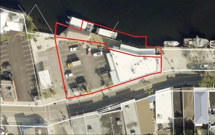 INCOME PRODUCING WATERFRONT RETAIL AND RESTAURANT IN TARPON SPRINGS HISTORIC SPONGE DOCKS 