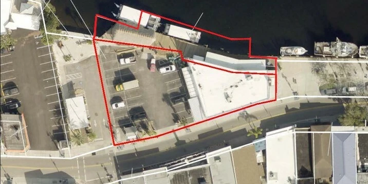 INCOME PRODUCING WATERFRONT RETAIL AND RESTAURANT IN TARPON SPRINGS HISTORIC SPONGE DOCKS 