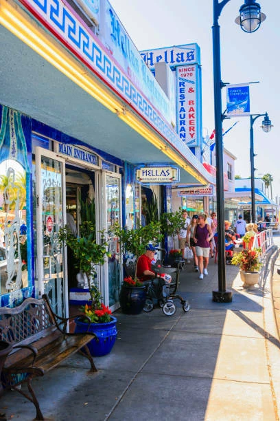 INCOME PRODUCING WATERFRONT RETAIL AND RESTAURANT IN TARPON SPRINGS HISTORIC SPONGE DOCKS 
