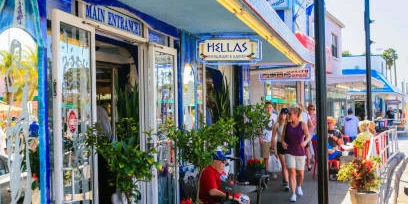 INCOME PRODUCING WATERFRONT RETAIL AND RESTAURANT IN TARPON SPRINGS HISTORIC SPONGE DOCKS 
