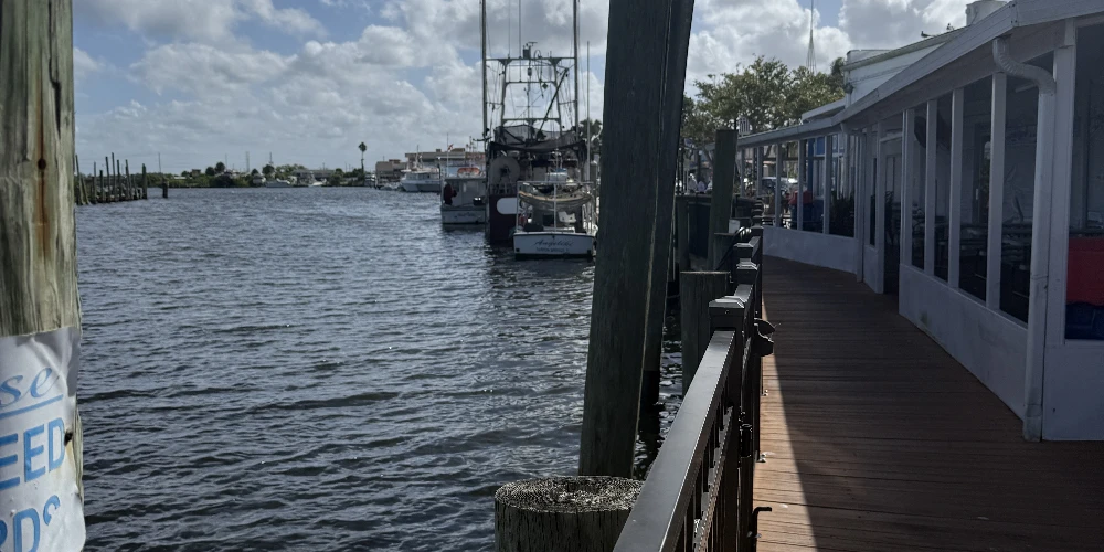 INCOME PRODUCING WATERFRONT RETAIL AND RESTAURANT IN TARPON SPRINGS HISTORIC SPONGE DOCKS 