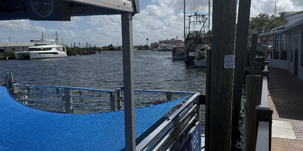 INCOME PRODUCING WATERFRONT RETAIL AND RESTAURANT IN TARPON SPRINGS HISTORIC SPONGE DOCKS 