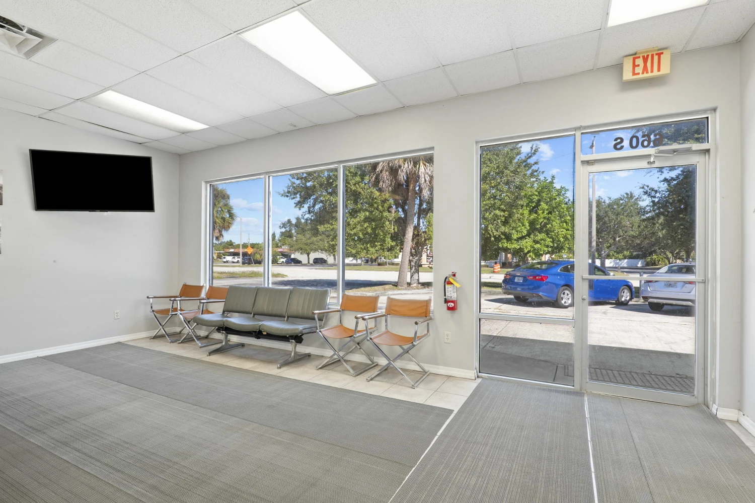 MELBOURNE AIRPORT RETAIL FOR SALE!