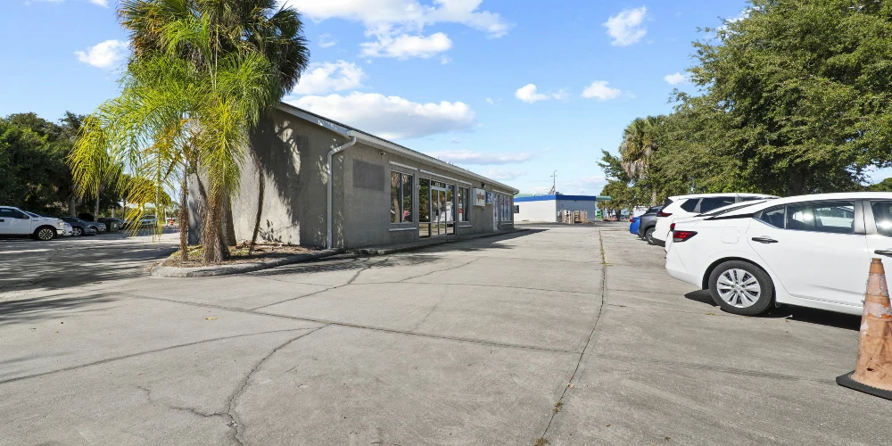 MELBOURNE AIRPORT RETAIL FOR SALE!