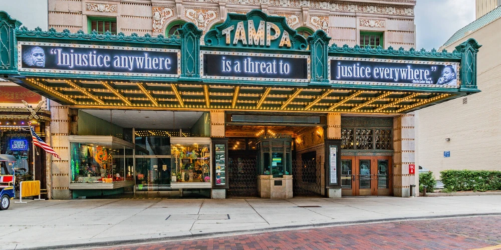 ENTIRE 8TH FLOOR – DOWNTOWN TAMPA TROPHY ASSET